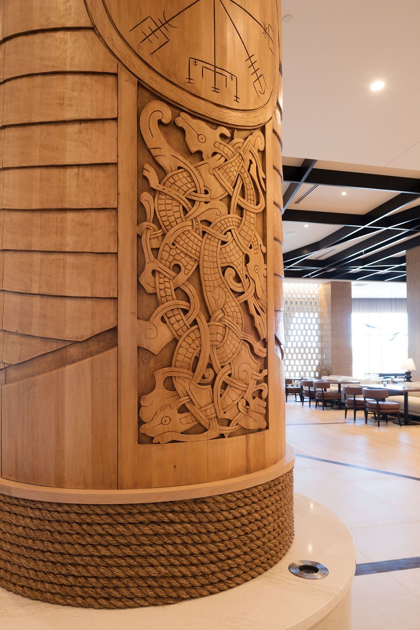 A gorgeous, carved wooden column at the Omni Viking Lakes hotel.