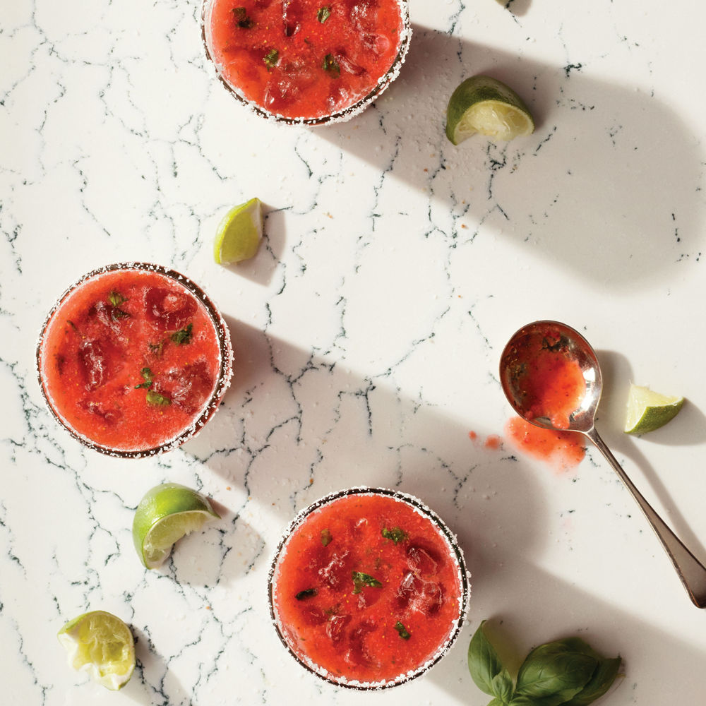 Strawberry margaritas sitting on top of Cambria Ruxley™ quartz countertops.