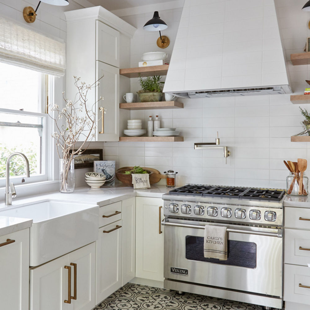 Black and white kitchen with farmhouse sink and Ella countertop