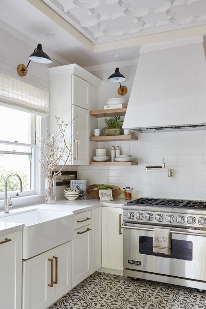 Black and white kitchen with farmhouse sink and Ella countertop