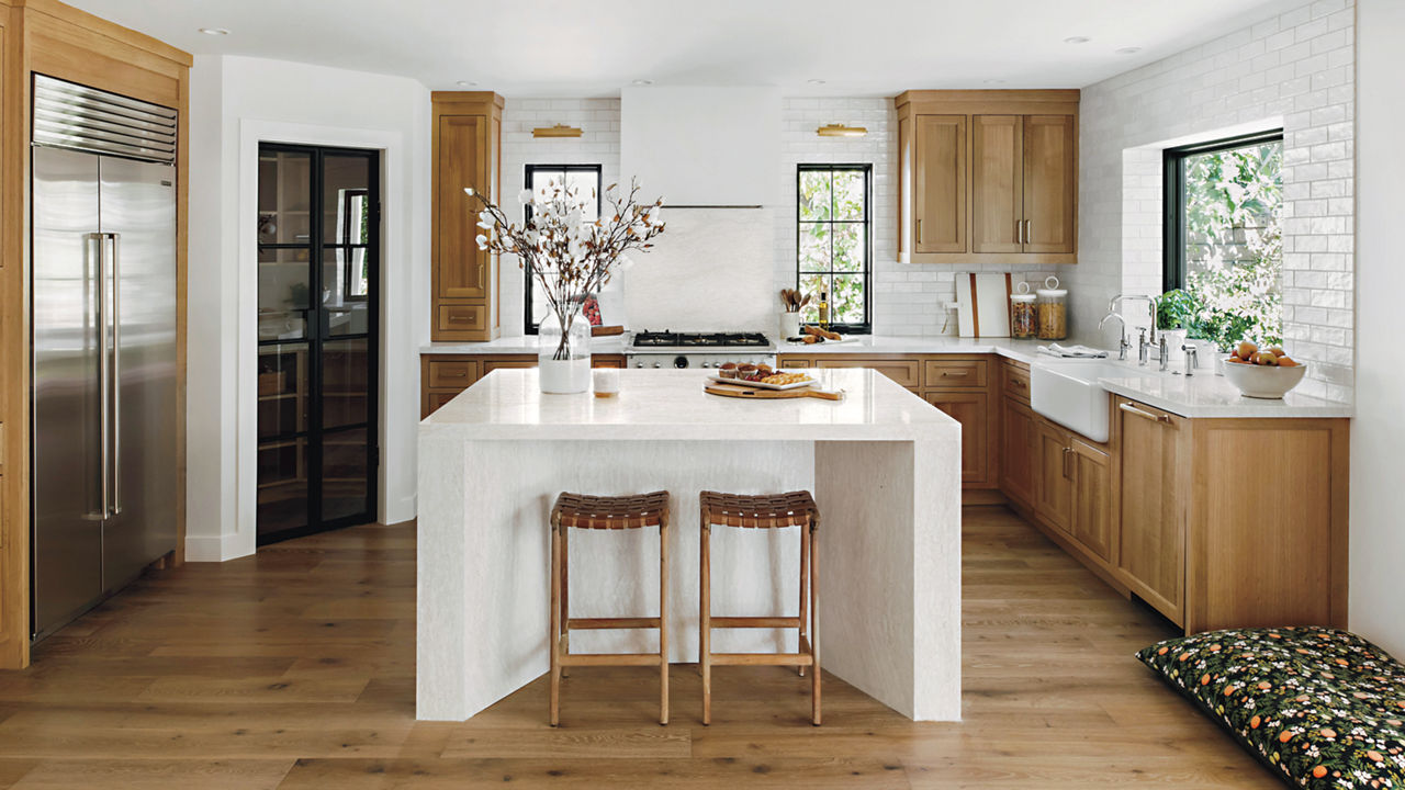 Portrush quartz island countertop and backsplash in kitchen