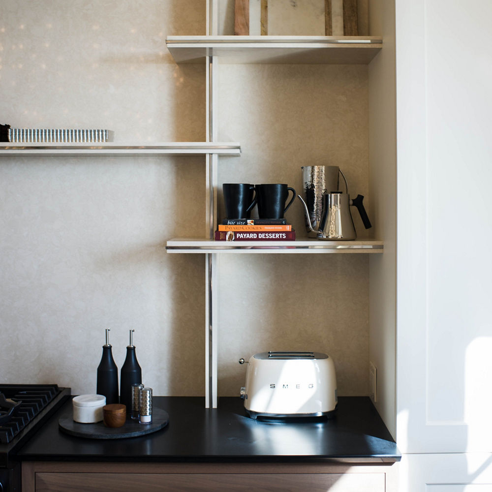 Cambria Fairbourne™ shelving and backsplash paired with Blackpool Matte™ countertops.