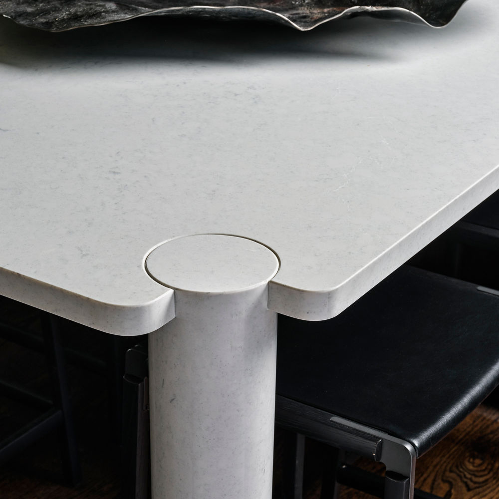 A closeup of the corner of a Cambria Malvern tabletop