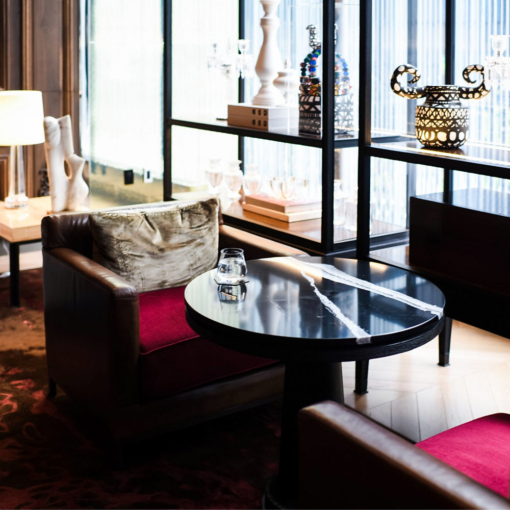 A restaurant at the Baccarat Hotel with a Mersey quartz tabletop