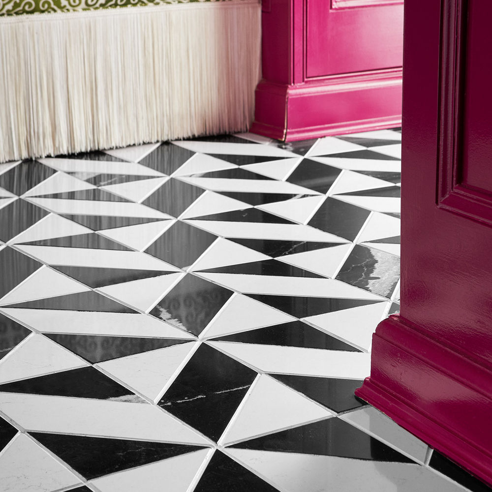 Cambria Mersey and Smithfield quartz tiled floor in the Lake Forest Showhouse