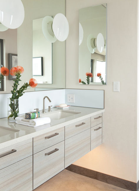 A beach house bathroom with Templeton quartz countertops 