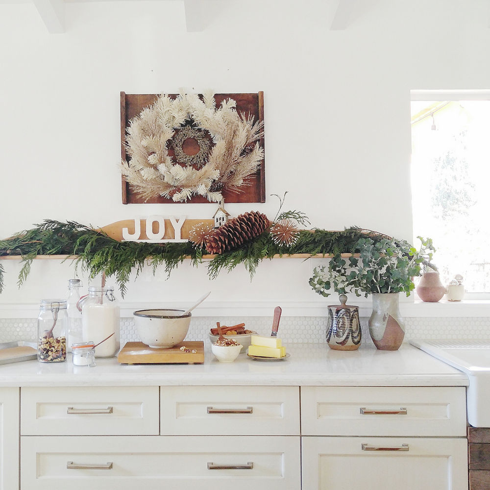 Farmhouse Kitchens Dressed For Christmas 