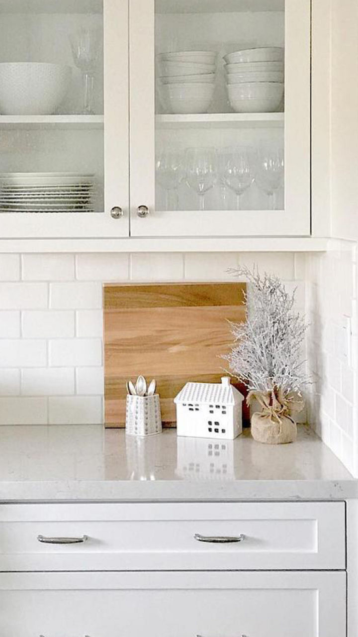 A holiday themed kitchen with Waverton quartz countertops